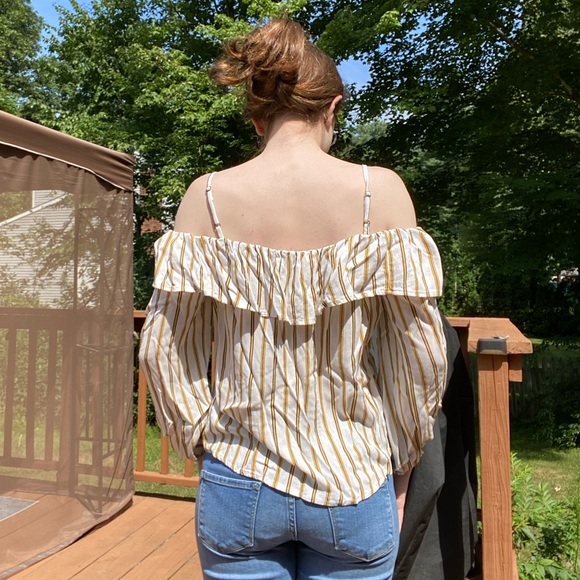 Off the Shoulder Yellow & Black Shirt - Picture 15 of 15